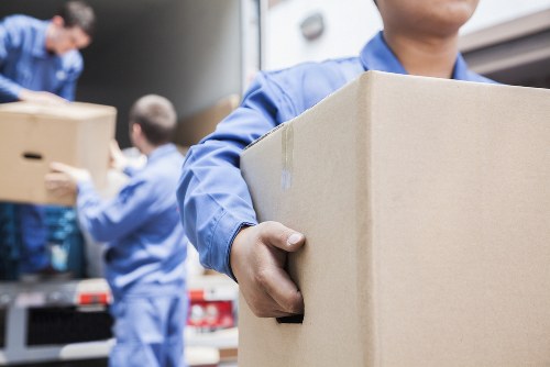 Moving truck service in Finsbury Park for local home and flat removals
